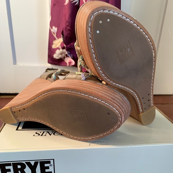 Cortina Whipstitch Platform Frye Sandals
